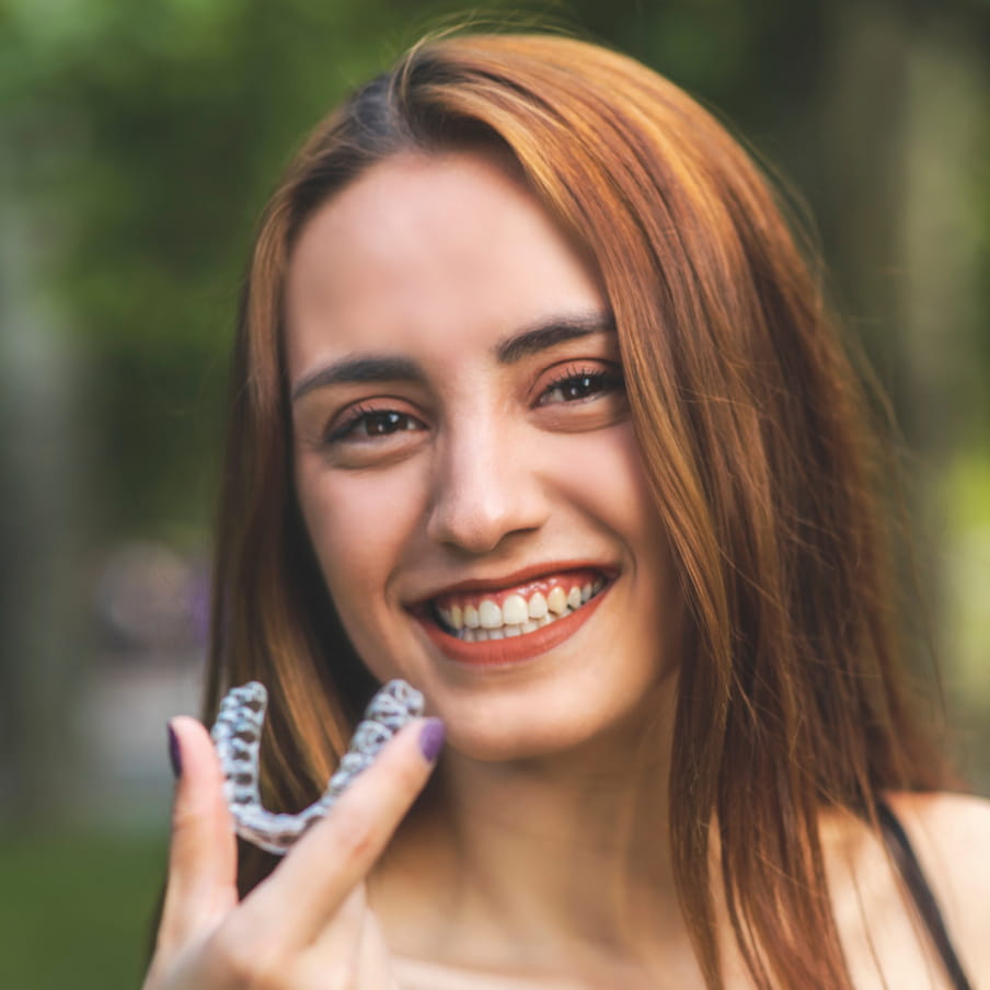 Invisalign2 AdobeStock 363010148 cropped